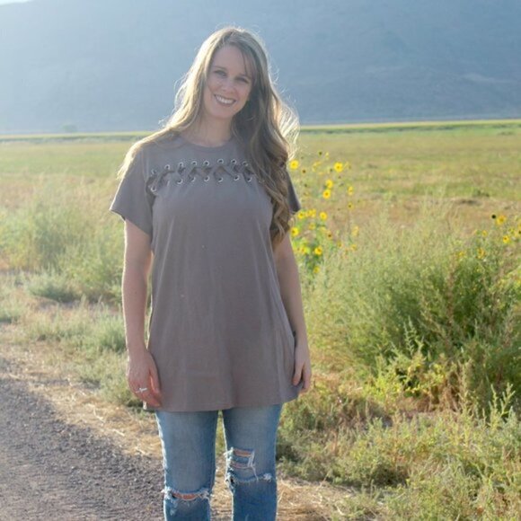 She & Sky Taupe Tie Lace Up Across Chest Top M L - Picture 2 of 5